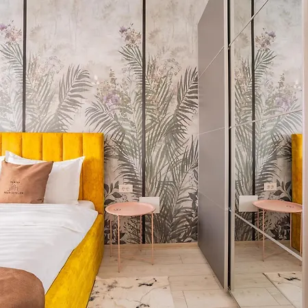 Unique Glamoure 36 *