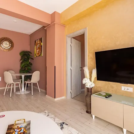 Unique Glamoure 36 *